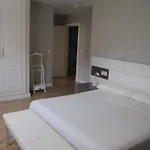 Luxurious, Modern Six Bedroom In Βίλα *