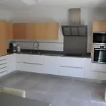 Luxurious, Modern Six Bedroom In Βίλα