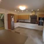 Luxurious, Modern Six Bedroom In