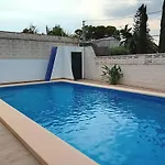 Βίλα Luxurious, Modern Six Bedroom In