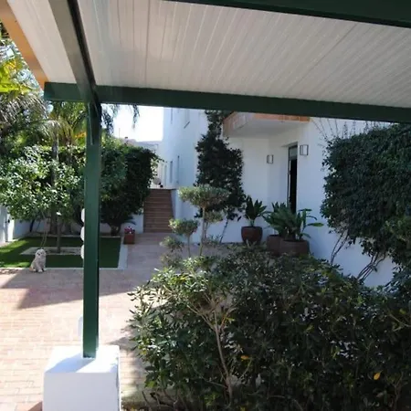 Βίλα Luxurious, Modern Six Bedroom In *