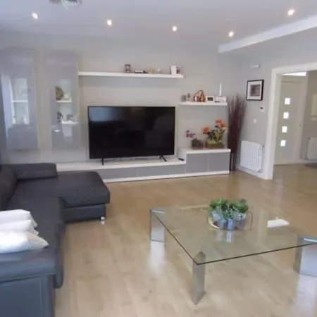 Luxurious, Modern Six Bedroom In *