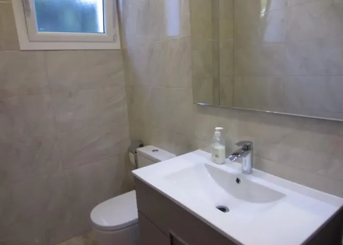 Luxurious, Modern Six Bedroom In Villa Denia