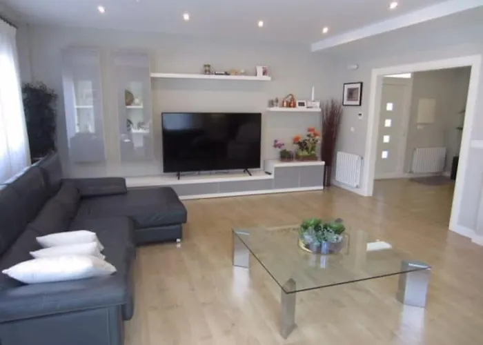 Luxurious, Modern Six Bedroom In *