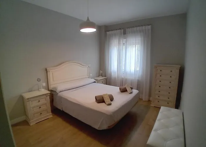 Villa Luxurious, Modern Six Bedroom In *