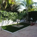 Luxurious, Modern Six Bedroom In Villa