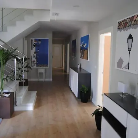 Villa Luxurious, Modern Six Bedroom In Dénia